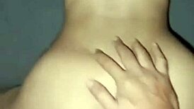 seksi ibu tiri indonesia fucks remaja hard on bed 😏🔥