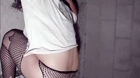 la traje sin hogar y la até para follarla duro en bdsm sin retorno