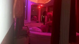 quer ver minha pingola dura impressionando a buceta dessa coroa tesuda com minhas bolas enormes?