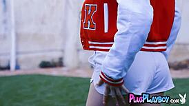 kendra sunderland poses naked showing off big tits blonde milf style